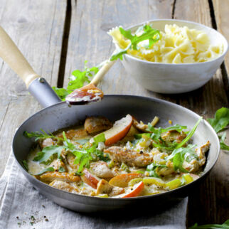 Farfalle mit Putenragout Farfalle mit Putenragout