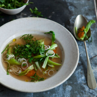 Selleriebrühe mit Pak Choi Selleriebrühe mit Pak Choi