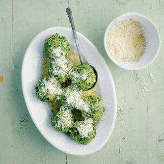 Spinatknödel mit Parmesan Spinatknödel mit Parmesan