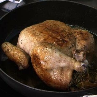 Hähnchen vorbereiten und im Ofen braten Hähnchen vorbereiten und im Ofen braten