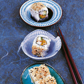 Ura-Maki mit Surimi Ura-Maki mit Surimi