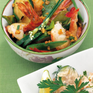 Zucchini-Garnelen-Wok mit Zuckerschoten Zucchini-Garnelen-Wok mit Zuckerschoten