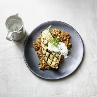 Buchweizen-Pilaw mit Joghurt-Auberginen Buchweizen-Pilaw mit Joghurt-Auberginen