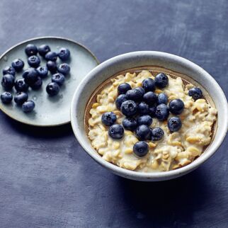 Protein-Porridge mit Erdnussmus Protein-Porridge mit Erdnussmus