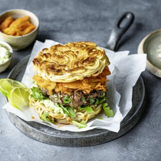 Ramenburger mit Kimchi Ramenburger mit Kimchi
