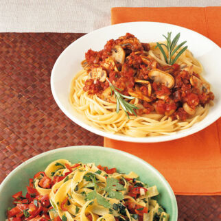 Linguine mit Rosmarin-Tomaten-Sauce Linguine mit Rosmarin-Tomaten-Sauce