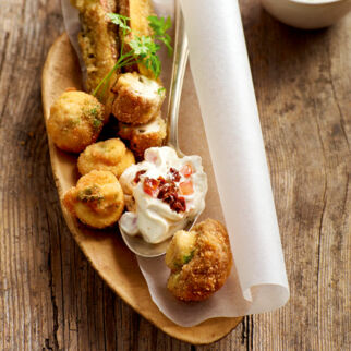 Frittierte Pilze mit zweierlei Dips Frittierte Pilze mit zweierlei Dips