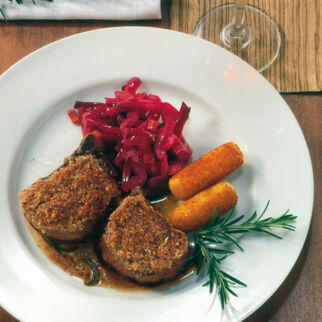 Rehkoteletts mit Haselnusskruste
