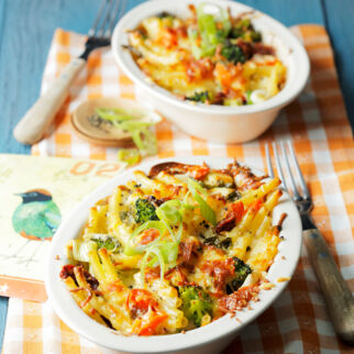 Nudelauflauf mit Käse und Gemüse Nudelauflauf mit Käse und Gemüse