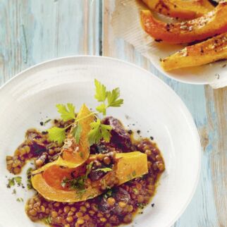 Geschmorte Linsen mit Ofenkürbis Geschmorte Linsen mit Ofenkürbis