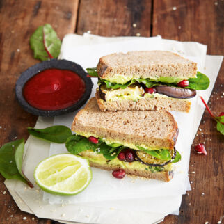 Sandwich mit Avocado und Minze Sandwich mit Avocado und Minze