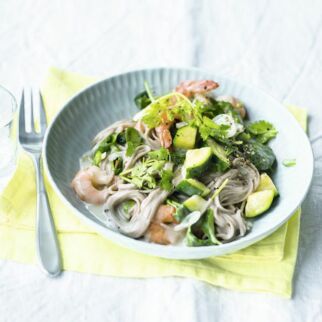 Zucchini-Reisnudeln mit Garnelen