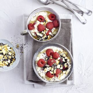 Hirse-Himbeer-Müsli mit Mohn Hirse-Himbeer-Müsli mit Mohn
