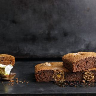 Schoko-Kuchen mit Knusper-Kick Schoko-Kuchen mit Knusper-Kick