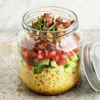 Taboulé-Salat mit Speck-Datteln Taboulé-Salat mit Speck-Datteln