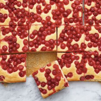 Joghurt-Johannisbeer-Kuchen Joghurt-Johannisbeer-Kuchen