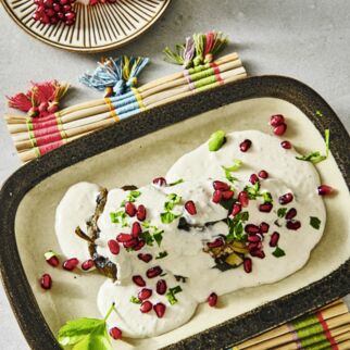 Gefüllte Chilis in Walnusssauce Gefüllte Chilis in Walnusssauce