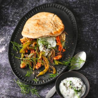 Gyros-Pita mit Zaziki Gyros-Pita mit Zaziki