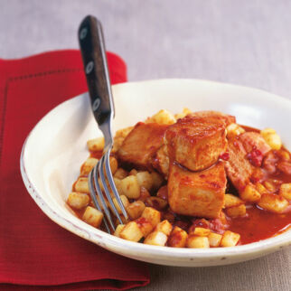 Tunfisch in roter Mojo Tunfisch in roter Mojo