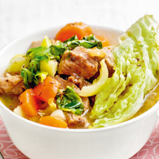 Wirsingeintopf mit Lammfleisch Wirsingeintopf mit Lammfleisch