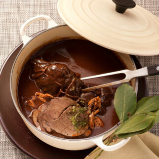 Printen-Wein-Sauce zu geschmortem Wildschwein Printen-Wein-Sauce zu geschmortem Wildschwein