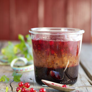 Dreifarbige Johannisbeerkonfitüre Dreifarbige Johannisbeerkonfitüre