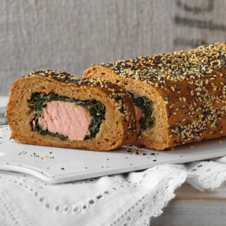 Festtagsbrot mit Lachs Festtagsbrot mit Lachs