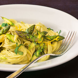 Spaghettini mit Spargelsugo Spaghettini mit Spargelsugo