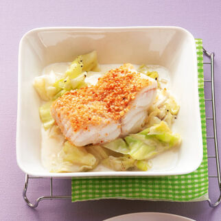 Steinbeißerfilet in Mandelkruste mit Spitzkohl Steinbeißerfilet in Mandelkruste mit Spitzkohl