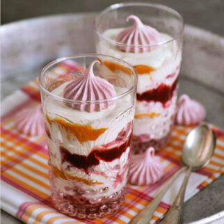 Eton Mess mit Ofenfrüchten Eton Mess mit Ofenfrüchten