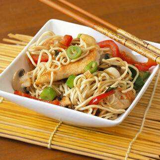 Gebratene Asia-Nudeln Gebratene Asia-Nudeln