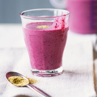 Waldbeeren-Molke-Shake