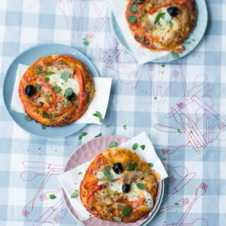 Mini-Pizzas mit buntem Belag Mini-Pizzas mit buntem Belag