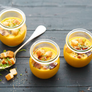 Kürbis-Apfel-Suppe mit Ingwer Kürbis-Apfel-Suppe mit Ingwer