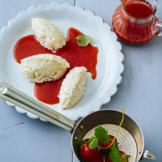 Reisnockerl mit Erdbeersauce Reisnockerl mit Erdbeersauce