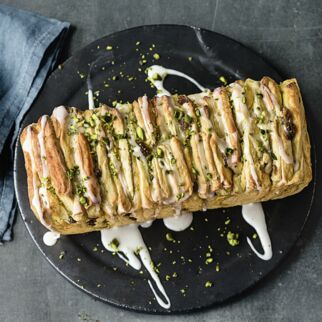 Zupfbrot mit Apfelmus und Rosinen Zupfbrot mit Apfelmus und Rosinen