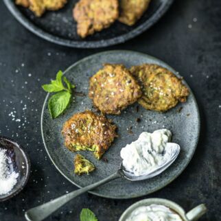 Griechische Linsentaler mit Zaziki Griechische Linsentaler mit Zaziki