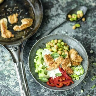 Orient-Bowl mit Sesam-Hähnchen
