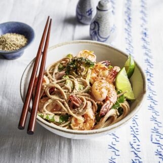 Asia-Vollkornnudeln mit Garnelen Asia-Vollkornnudeln mit Garnelen