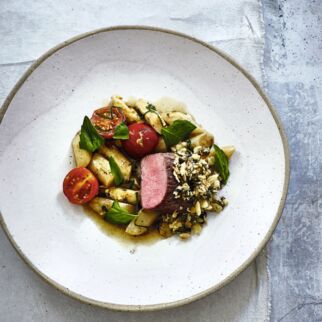 Lammrücken mit Spargel & Bärlauch Lammruecken Spargel Baerlauch