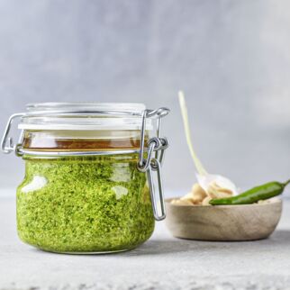 Koriander-Erdnuss-Pesto