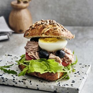 Saint-Tropez-Burger
mit Thunfisch Saint-Tropez-Burger
mit Thunfisch