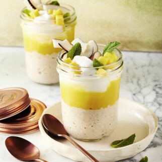 Mango-Overnight-Oats mit Skyr und Minze Mango-Overnight-Oats mit Skyr und Minze