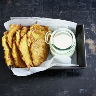 Kartoffelpuffer mit Knofi-Mayo Kartoffelpuffer mit Knofi-Mayo
