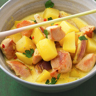 Kartoffeln und Hähnchen in Kokosmilch Kartoffeln und Hähnchen in Kokosmilch