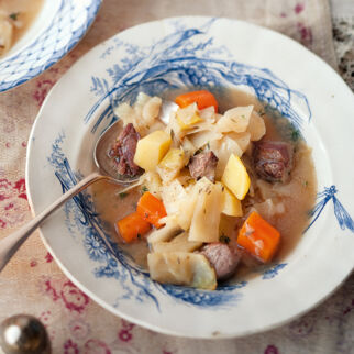 Kohleintopf mit Lammfleisch Kohleintopf mit Lammfleisch