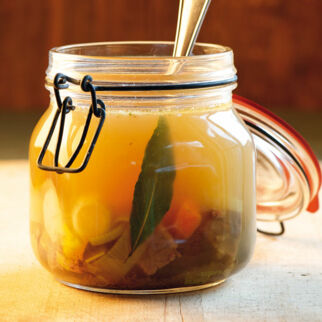 Rindfleischsuppe mit Gemüse Rindfleischsuppe mit Gemüse