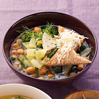 Minestrone mit Fenchel und Kichererbsen Minestrone mit Fenchel und Kichererbsen
