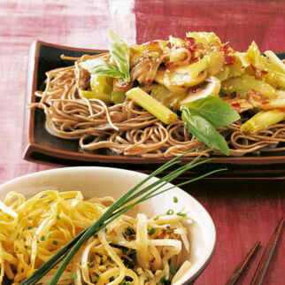 Würzige Buchweizennudeln Würzige Buchweizennudeln