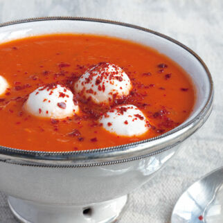 Tomatensuppe mit Mozzarella Tomatensuppe mit Mozzarella